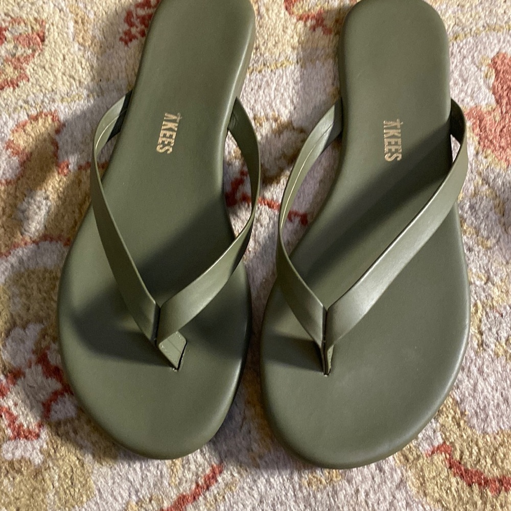 Tkees sandals. New no flaws